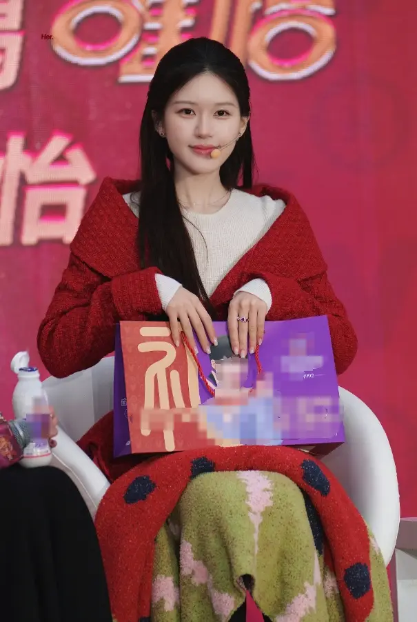 赵露思称生病期间曾瘫痪不能说话